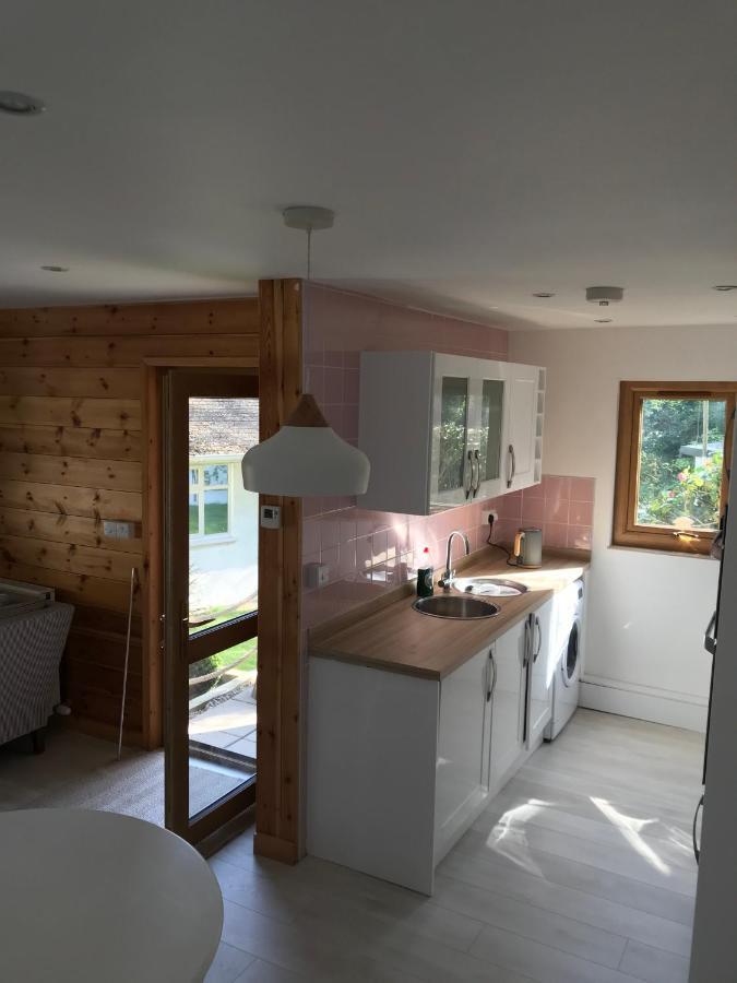 Winnie'S Corner - Self Contained Within The Grounds Of Another Property, In An Idyllic Wooded Setting Carlyon Bay Zewnętrze zdjęcie